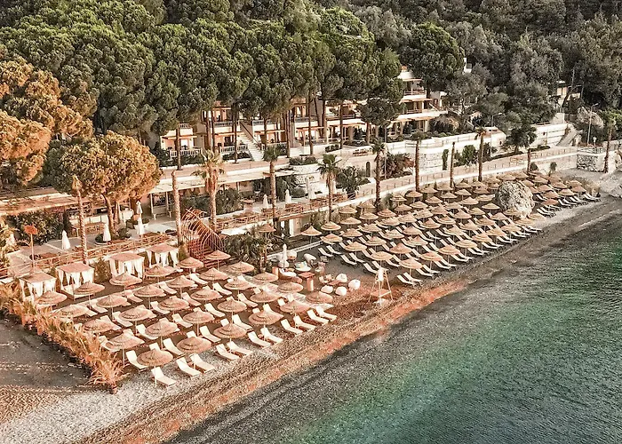  Perios Beach House - Adults Only